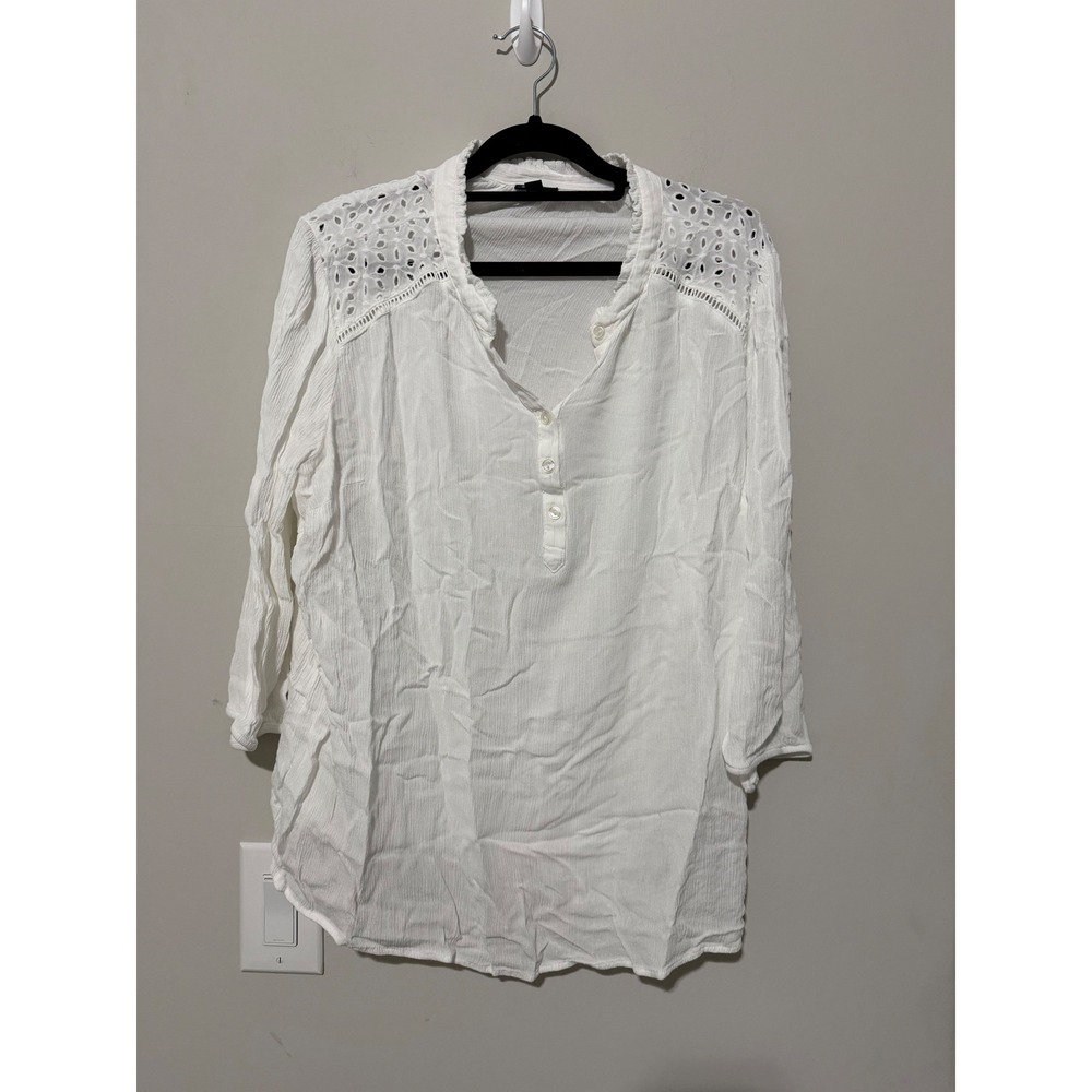 Torrid White Eyelet‎ Lace Detail Tunic Top 3/4 Sleeve Button Front Rayon